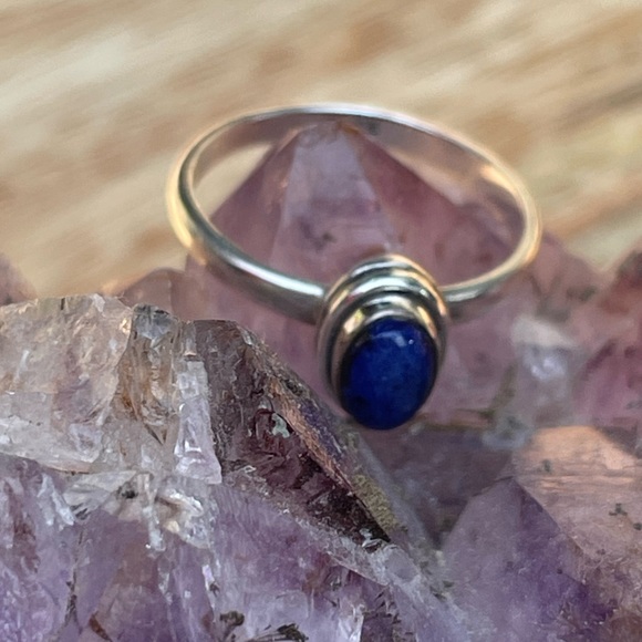 Mid-century minimalist lapis ring - Picture 3 of 16